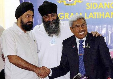 n_14sikhs (35K)