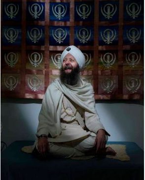 white_by_birth_sikh_bychoice (20K)