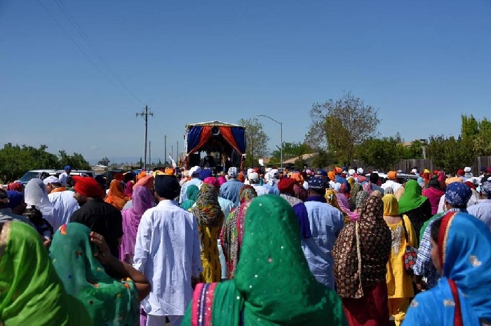 Hola Mohalla BC 1 (208K)