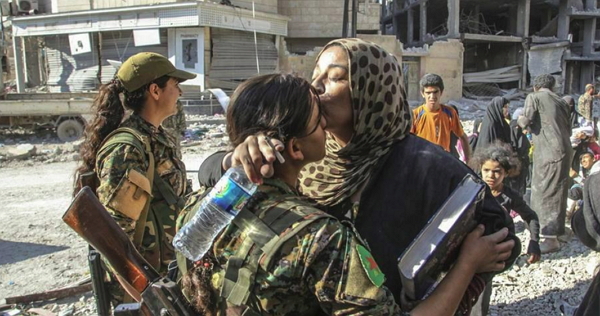 Brazil Sikh Hijab Kiss.jpg