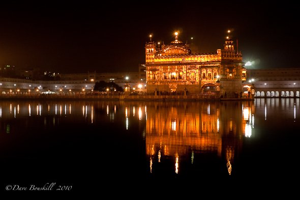 Golden-Temple-Amritsar-India (208K)