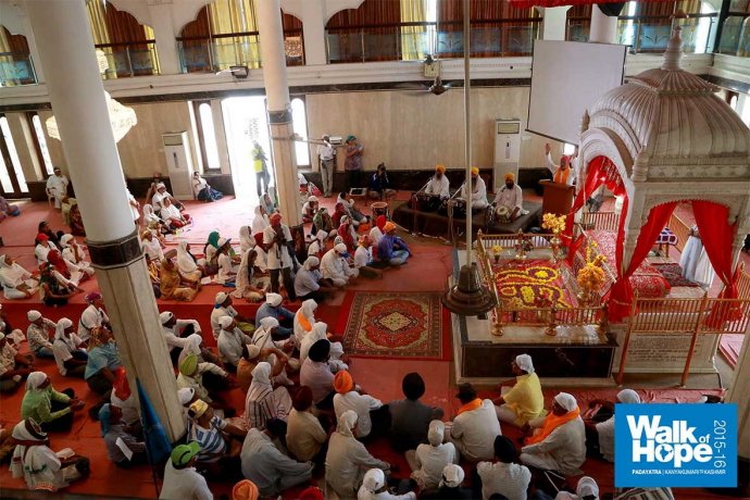 Sangat-GurdwaraImliSahib (370K)