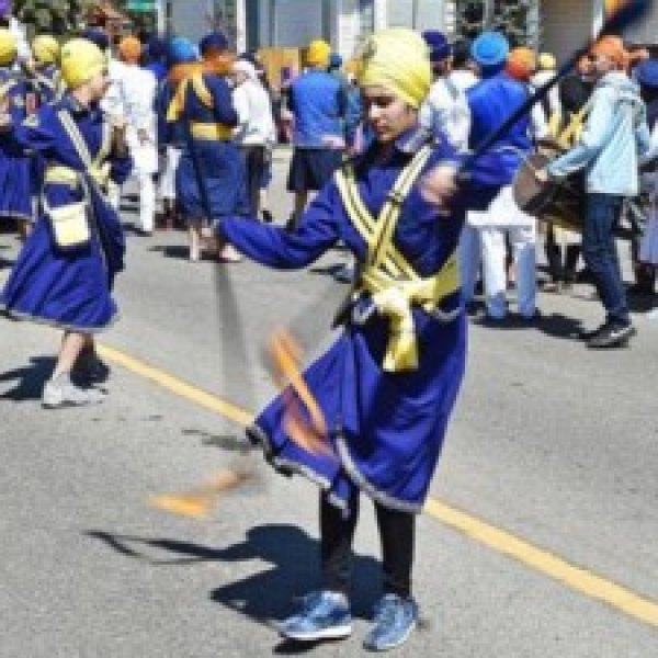 Edmonton Sikh Parade Attracts Thousands